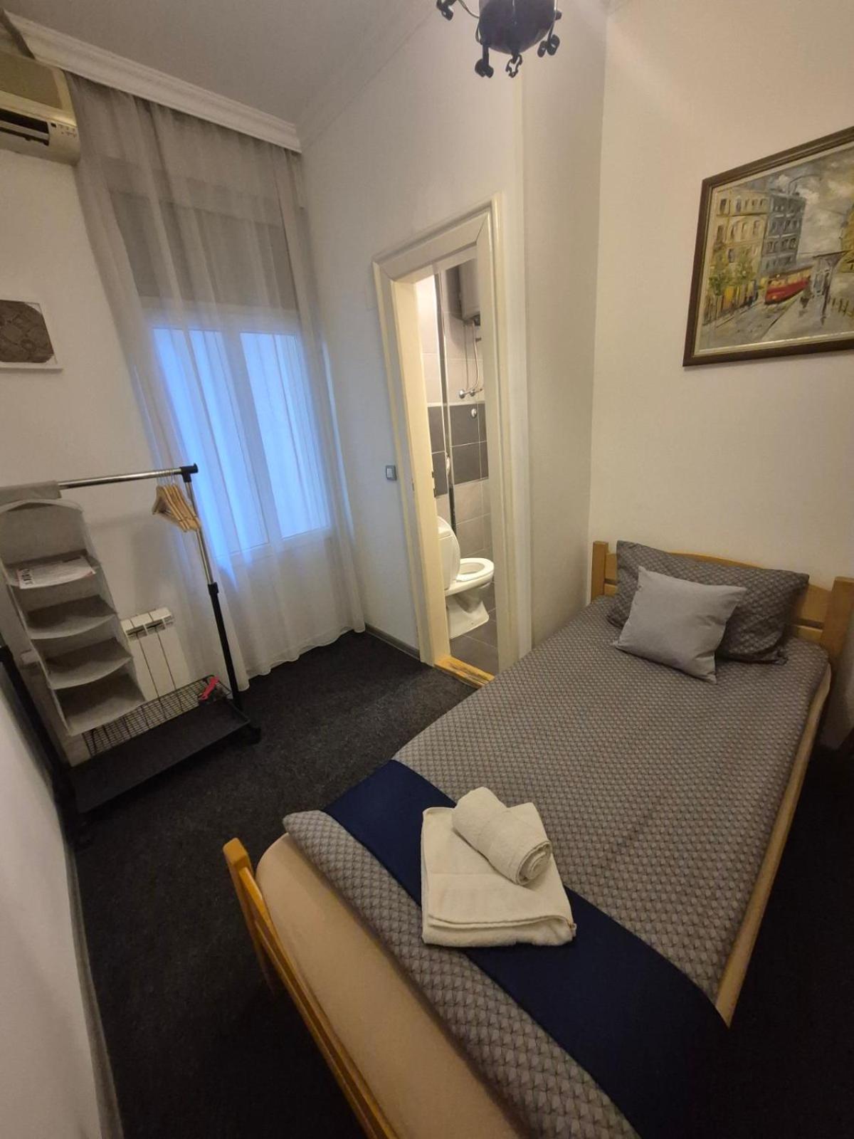 Authentic Belgrade Centre Hostel - Only Private Rooms エクステリア 写真